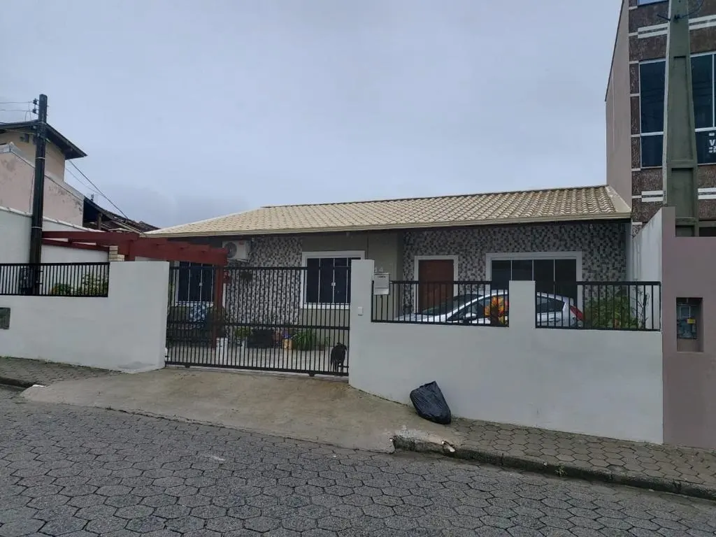 Casa na Servidão Arthur Luciano Garcia, 114 — foto 1